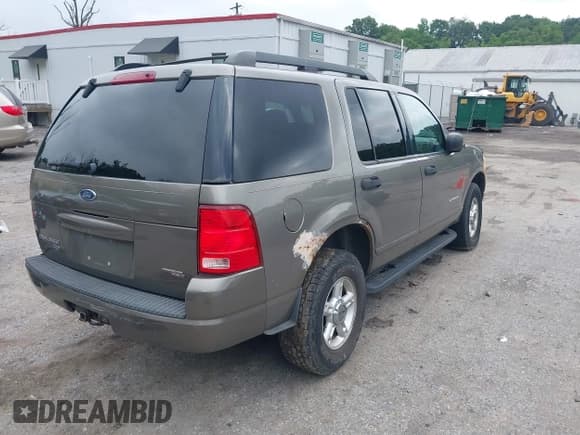 ✅ 2005 Ford Explorer XLT • VIN: 1FMZU73K05ZA64085 • Лот: 42717487. Опубликован ранее на IAAI с пробегом 184 495 миль. Бесплатный доступ к архиву аукционных продаж из США и подробный отчёт об истории автомобиля на DreamBid. Изображение 4.