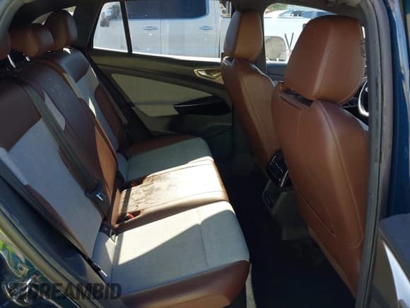 ✅ 2023 Volkswagen ID.4 Pro • VIN: 1V2CMPE8XPC022796 • Lot: 43215933. Wystawiony na IAAI z przebiegiem 59 968 mil. Bezpłatny archiwum sprzedaży aukcyjnych z USA i szczegółowy raport historii pojazdu na DreamBid. Zdjęcie 8.