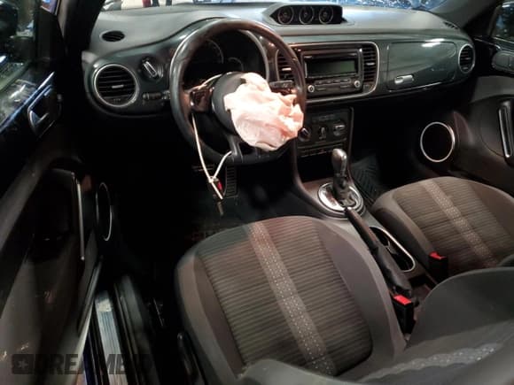 ✅ 2013 Volkswagen Beetle Turbo • VIN: 3VWV67AT7DM617210 • Lot: 85787734. Listed on Copart with 140,852 mi. Free auction sales archive from the USA and detailed vehicle history report at DreamBid. Image 8.