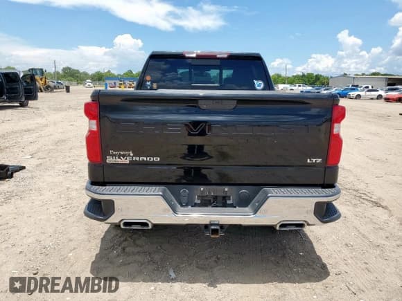 ✅ 2021 Chevrolet Silverado 1500 LTZ • VIN: 3GCUYGET0MG157115 • Lot: 62661835. Wystawiony na Copart z przebiegiem 129 319 mil. Bezpłatny archiwum sprzedaży aukcyjnych z USA i szczegółowy raport historii pojazdu na DreamBid. Zdjęcie 6.