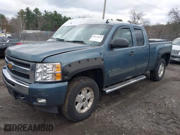 ✅ 2011 Chevrolet Silverado 1500 LT • VIN: 1GCRKSE35BZ361402 • Lot: 43674814. Listed on IAAI with 176,509 mi. Free auction sales archive from the USA and detailed vehicle history report at DreamBid. Image 17.
