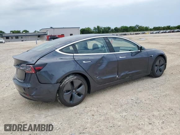 ✅ 2018 Tesla Model 3 Long Range Battery • VIN: 5YJ3E1EA2JF045384 • Lot: 57120135. Wystawiony na Copart z przebiegiem 54 176 mil. Bezpłatny archiwum sprzedaży aukcyjnych z USA i szczegółowy raport historii pojazdu na DreamBid. Zdjęcie 3.
