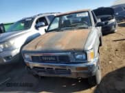 ✅ 1989 Toyota Pickup DLX • VIN: JT4RN01P9K4015015 • Lot: 80759154. Wystawiony na Copart z przebiegiem 79 339 mil. Bezpłatny archiwum sprzedaży aukcyjnych z USA i szczegółowy raport historii pojazdu na DreamBid. Zdjęcie 5.