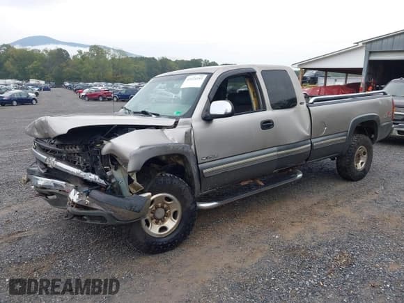 ✅ 2000 Chevrolet Silverado 2500 LS • VIN: 1GCGK29U0YE159139 • Lot: 43324253. Wystawiony na IAAI z przebiegiem 173 646 mil. Bezpłatny archiwum sprzedaży aukcyjnych z USA i szczegółowy raport historii pojazdu na DreamBid. Zdjęcie 17.