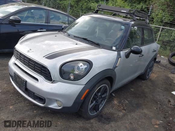 ✅ 2013 MINI Countryman S • VIN: WMWZC3C53DWM28331 • Lot: 42662288. Wystawiony na IAAI z przebiegiem 128 497 mil. Bezpłatny archiwum sprzedaży aukcyjnych z USA i szczegółowy raport historii pojazdu na DreamBid. Zdjęcie 2.