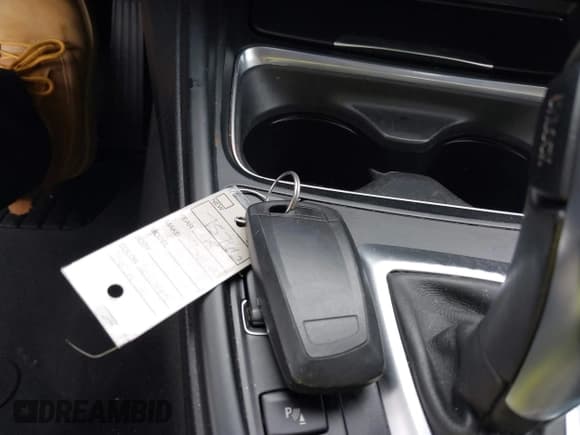 ✅ 2015 BMW 4 Series 428i xDrive • VIN: WBA3T1C55FP820539 • Lot: 42073267. Listed on IAAI with 64,744 mi. Free auction sales archive from the USA and detailed vehicle history report at DreamBid. Image 11.