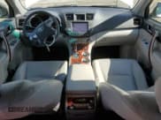 ✅ 2012 Toyota Highlander Limited • VIN: JTEDC3EH5C2005238 • Lot: 86808335. Wystawiony na Copart z przebiegiem 109 542 mil. Bezpłatny archiwum sprzedaży aukcyjnych z USA i szczegółowy raport historii pojazdu na DreamBid. Zdjęcie 8.