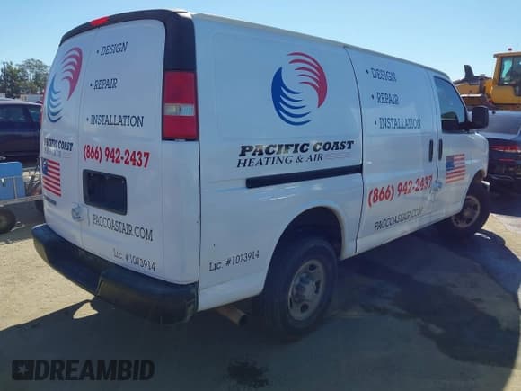 ✅ 2008 Chevrolet Express Cargo • VIN: 1GCGG25C281173498 • Лот: 43483154. Опубликован ранее на IAAI с пробегом 232 434 миль. Бесплатный доступ к архиву аукционных продаж из США и подробный отчёт об истории автомобиля на DreamBid. Изображение 4.