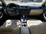 ✅ 2013 Volkswagen Jetta SE • VIN: 3VWDX7AJ8DM231595 • Lot: 62887465. Wystawiony na Copart z przebiegiem 72 320 mil. Bezpłatny archiwum sprzedaży aukcyjnych z USA i szczegółowy raport historii pojazdu na DreamBid. Zdjęcie 8.