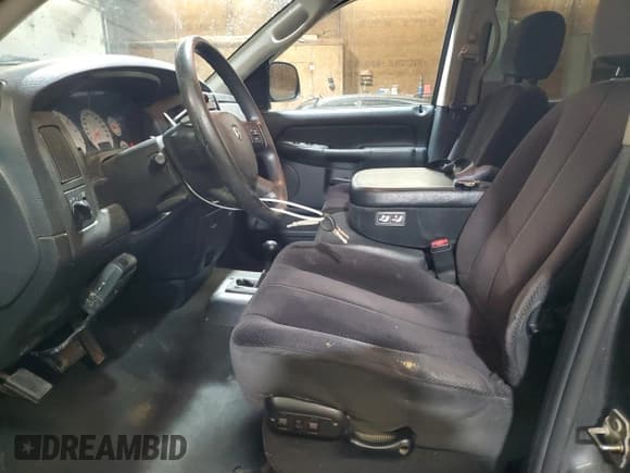 ✅ 2004 Dodge 2500 SLT • VIN: 3D7KU28D14G177678 • Lot: 89506605. Wystawiony na Copart z przebiegiem 174 608 mil. Bezpłatny archiwum sprzedaży aukcyjnych z USA i szczegółowy raport historii pojazdu na DreamBid. Zdjęcie 7.