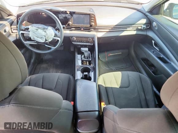 ✅ 2021 Hyundai Elantra SEL • VIN: KMHLS4AG0MU103634 • Lot: 71494625. Listed on Copart with 86,646 mi. Free auction sales archive from the USA and detailed vehicle history report at DreamBid. Image 8.