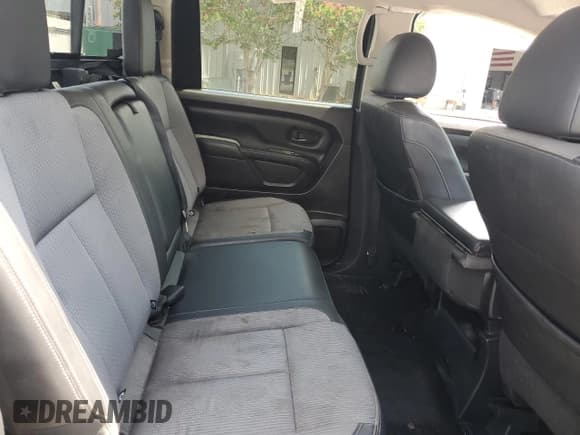 ✅ 2017 Nissan Titan S • VIN: 1N6AA1EK3HN529827 • Лот: 68771775. Опубликован ранее на Copart с пробегом 136 837 миль. Бесплатный доступ к архиву аукционных продаж из США и подробный отчёт об истории автомобиля на DreamBid. Изображение 10.