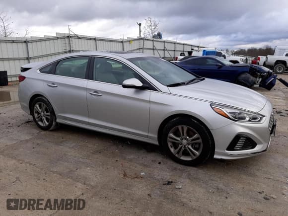 ✅ 2019 Hyundai Sonata SEL • VIN: 5NPE34AF0KH821273 • Лот: 71286002. Опубликован ранее на Copart с пробегом 38 827 миль. Бесплатный доступ к архиву аукционных продаж из США и подробный отчёт об истории автомобиля на DreamBid. Изображение 4.