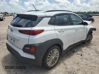 ✅ 2020 Hyundai Kona SEL • VIN: KM8K22AA7LU493352 • Лот: 65206774. Опубликован ранее на Copart с пробегом 35 829 миль. Бесплатный доступ к архиву аукционных продаж из США и подробный отчёт об истории автомобиля на DreamBid. Изображение 3.