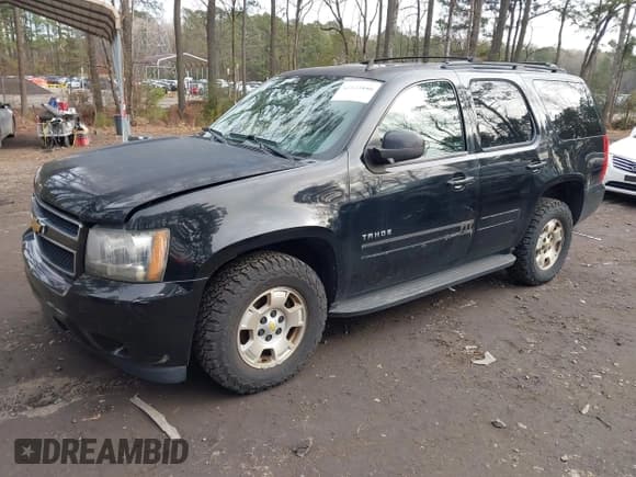 ✅ 2013 Chevrolet Tahoe LT • VIN: 1GNSCBE02DR255973 • Лот: 43935446. Опубликован ранее на IAAI с пробегом 234 021 миль. Бесплатный доступ к архиву аукционных продаж из США и подробный отчёт об истории автомобиля на DreamBid. Изображение 2.