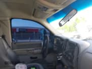 ✅ 2008 Chevrolet Silverado 2500HD 1LT • VIN: 1GCHK29618E211352 • Lot: 42259796. Wystawiony na IAAI z przebiegiem 391 261 mil. Bezpłatny archiwum sprzedaży aukcyjnych z USA i szczegółowy raport historii pojazdu na DreamBid. Zdjęcie 5.