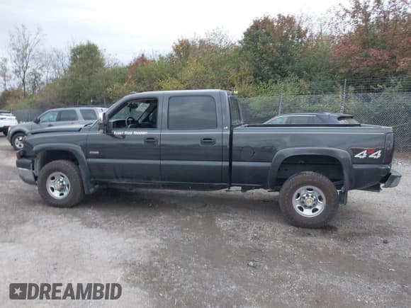 ✅ 2004 Chevrolet Silverado 2500HD LS • VIN: 1GCHK23224F227229 • Lot: 43679148. Wystawiony na IAAI z przebiegiem 171 831 mil. Bezpłatny archiwum sprzedaży aukcyjnych z USA i szczegółowy raport historii pojazdu na DreamBid. Zdjęcie 15.