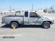 ✅ 1988 Nissan Hardbody • VIN: 1N6ND16S6JC322423 • Lot: 42278512. Wystawiony na IAAI z przebiegiem 262 773 mil. Bezpłatny archiwum sprzedaży aukcyjnych z USA i szczegółowy raport historii pojazdu na DreamBid. Zdjęcie 13.