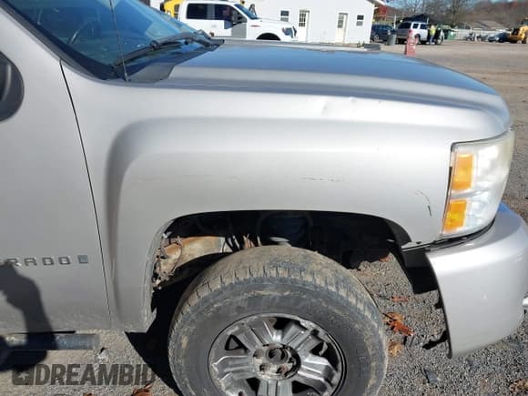 ✅ 2008 Chevrolet Silverado 1500 LTZ • VIN: 2GCEK13MX81148984 • Lot: 43699067. Listed on IAAI with 215,389 mi. Free auction sales archive from the USA and detailed vehicle history report at DreamBid. Image 18.