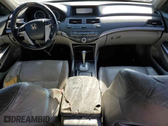 ✅ 2008 Honda Accord EX-L • VIN: 1HGCP36848A032481 • Lot: 92171905. Listed on Copart with 288,849 mi. Free auction sales archive from the USA and detailed vehicle history report at DreamBid. Image 8.