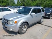 ✅ 2010 Ford Escape Limited • VIN: 1FMCU9EG4AKC47552 • Lot: 42436410. Wystawiony na IAAI z przebiegiem 145 613 mil. Bezpłatny archiwum sprzedaży aukcyjnych z USA i szczegółowy raport historii pojazdu na DreamBid. Zdjęcie 2.