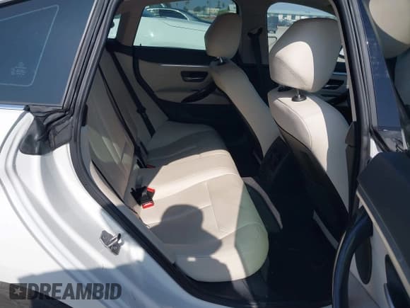 ✅ 2015 BMW 4 Series 428i • VIN: WBA4A9C52FGL86704 • Lot: 42959252. Listed on IAAI with 110,395 mi. Free auction sales archive from the USA and detailed vehicle history report at DreamBid. Image 8.