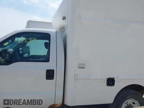 ✅ 2013 Ford F-250 XL • VIN: 1FDBF2B62DEB64374 • Lot: 42459684. Wystawiony na IAAI z przebiegiem 553 300 mil. Bezpłatny archiwum sprzedaży aukcyjnych z USA i szczegółowy raport historii pojazdu na DreamBid. Zdjęcie 14.