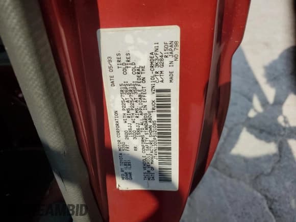 ✅ 1993 Toyota Pickup DLX • VIN: JT4VN13D0P5121085 • Lot: 80110225. Wystawiony na Copart z przebiegiem 221 430 mil. Bezpłatny archiwum sprzedaży aukcyjnych z USA i szczegółowy raport historii pojazdu na DreamBid. Zdjęcie 12.