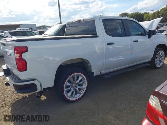 ✅ 2019 Chevrolet Silverado 1500 Custom • VIN: 3GCPWBEH0KG224990 • Lot: 43386005. Wystawiony na IAAI z przebiegiem Nie podano. Bezpłatny archiwum sprzedaży aukcyjnych z USA i szczegółowy raport historii pojazdu na DreamBid. Zdjęcie 4.