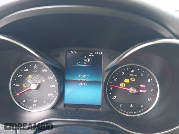 ✅ 2020 Mercedes-Benz GLC 300 • VIN: WDC0G8EB0LF714582 • Lot: 42312421. Wystawiony na IAAI z przebiegiem 65 753 mil. Bezpłatny archiwum sprzedaży aukcyjnych z USA i szczegółowy raport historii pojazdu na DreamBid. Zdjęcie 7.