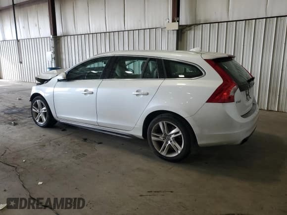 ✅ 2015 Volvo V60 T5 Premier Plus • VIN: YV1612SC2F1193341 • Lot: 79799414. Listed on Copart with 89,544 mi. Free auction sales archive from the USA and detailed vehicle history report at DreamBid. Image 2.