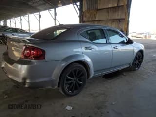 ✅ 2014 Dodge Avenger SE • VIN: 1C3CDZAB2EN155749 • Лот: 79128204. Опубликован ранее на Copart с пробегом 121 996 миль. Бесплатный доступ к архиву аукционных продаж из США и подробный отчёт об истории автомобиля на DreamBid. Изображение 3.