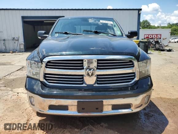2015 Ram 1500 Big Horn z VIN 1C6RR6LT0FS522573, wystawiony jako Copart lot #62183055 z przebiegiem 100 610 mil mil oraz Szkoda całkowita • Salvage title. Historia ofert i sprzedaży dostępna na DreamBid. Obrazek 5.