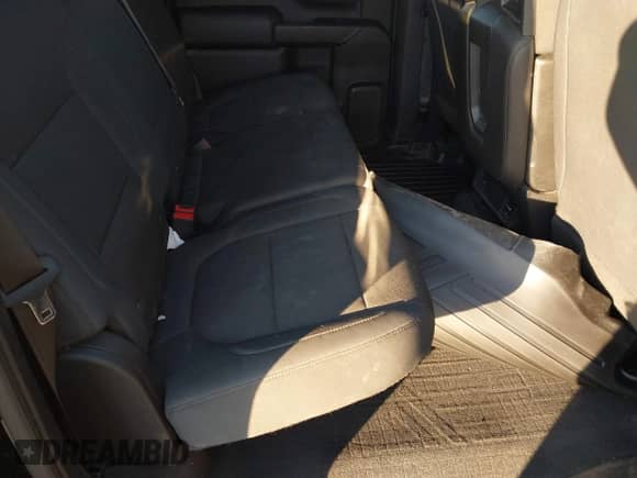 2019 Chevrolet Silverado 1500 Custom Trail Boss z VIN 3GCPYCEH7KG121386, wystawiony jako IAAI lot #41357405 z przebiegiem 100 355 mil mil oraz . Historia ofert i sprzedaży dostępna na DreamBid. Obrazek 8.