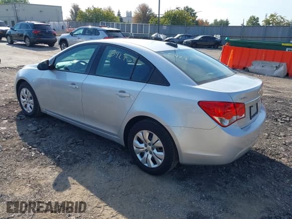 ✅ 2016 Chevrolet Cruze LS • VIN: 1G1PB5SHXG7161328 • Lot: 43208427. Listed on IAAI with 146,591 mi. Free auction sales archive from the USA and detailed vehicle history report at DreamBid. Image 3.