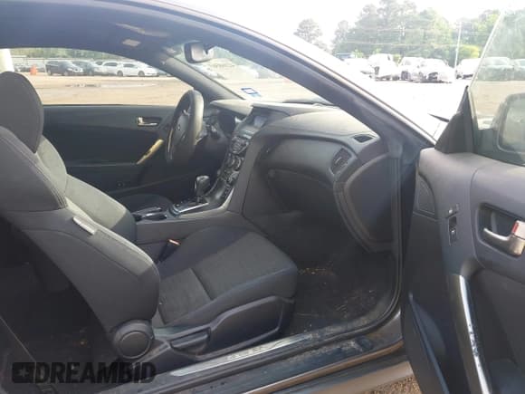 ✅ 2015 Hyundai Genesis Coupe 3.8L Base • VIN: KMHHU6KJ3FU124857 • Lot: 42168363. Wystawiony na IAAI z przebiegiem 130 469 mil. Bezpłatny archiwum sprzedaży aukcyjnych z USA i szczegółowy raport historii pojazdu na DreamBid. Zdjęcie 5.