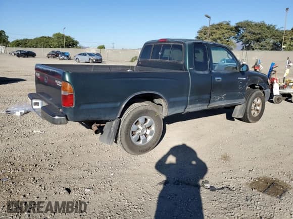 ✅ 2000 Toyota Tacoma PreRunner • VIN: 4TASM92N0YZ678647 • Lot: 82546795. Listed on Copart with 405,229 mi. Free auction sales archive from the USA and detailed vehicle history report at DreamBid. Image 3.