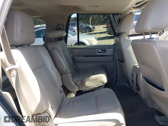 ✅ 2011 Ford Expedition Limited • VIN: 1FMJU1K55BEF27623 • Lot: 43655182. Listed on IAAI with 164,979 mi. Free auction sales archive from the USA and detailed vehicle history report at DreamBid. Image 8.