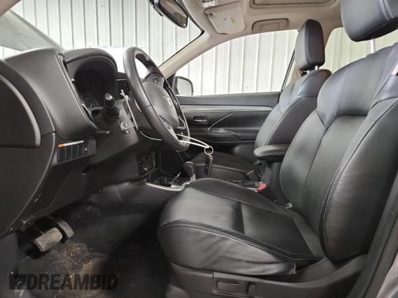 ✅ 2019 Mitsubishi Outlander GT • VIN: JA4JZ4AX4KZ001481 • Lot: 71953265. Listed on Copart with 65,138 mi. Free auction sales archive from the USA and detailed vehicle history report at DreamBid. Image 7.