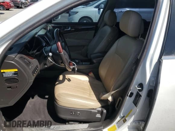 ✅ 2011 Hyundai Equus Ultimate • VIN: KMHGH4JF3BU042073 • Lot: 54450365. Listed on Copart with 191,745 mi. Free auction sales archive from the USA and detailed vehicle history report at DreamBid. Image 7.