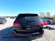 ✅ 2018 Jeep Grand Cherokee Altitude • VIN: 1C4RJFAG1JC138570 • Lot: 43538168. Wystawiony na IAAI z przebiegiem 173 818 mil. Bezpłatny archiwum sprzedaży aukcyjnych z USA i szczegółowy raport historii pojazdu na DreamBid. Zdjęcie 16.