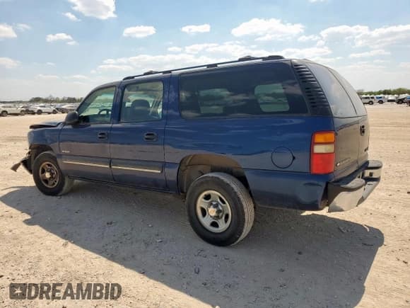 ✅ 2000 Chevrolet Suburban LS • VIN: 3GNEC16T3YG208182 • Lot: 81924095. Wystawiony na Copart z przebiegiem 126 283 mil. Bezpłatny archiwum sprzedaży aukcyjnych z USA i szczegółowy raport historii pojazdu na DreamBid. Zdjęcie 2.