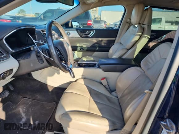 ✅ 2017 Lincoln Continental Reserve • VIN: 1LN6L9NC0H5609740 • Лот: 81402255. Опубликован ранее на Copart с пробегом Не указан. Бесплатный доступ к архиву аукционных продаж из США и подробный отчёт об истории автомобиля на DreamBid. Изображение 7.