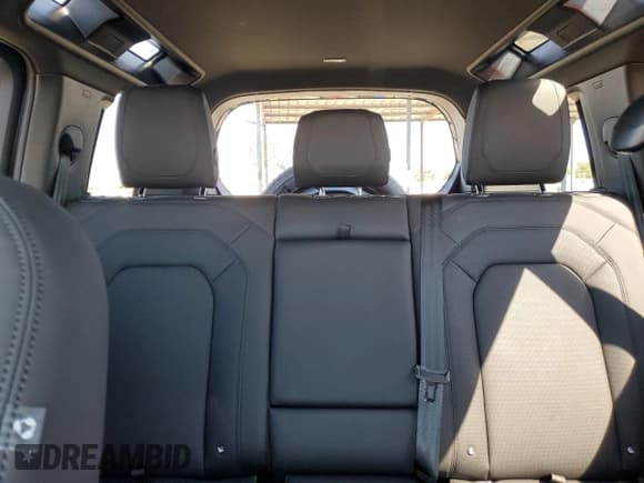 ✅ 2024 Land Rover Defender S • VIN: SALEJ7EX6R2346758 • Lot: 73807814. Wystawiony na Copart z przebiegiem 373 mil. Bezpłatny archiwum sprzedaży aukcyjnych z USA i szczegółowy raport historii pojazdu na DreamBid. Zdjęcie 10.