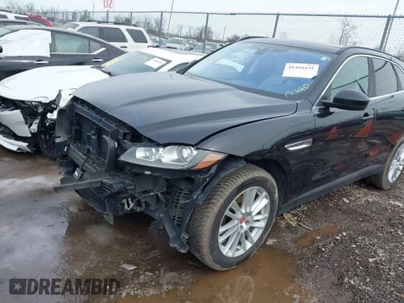 ✅ 2019 Jaguar F-Pace 25t Prestige • VIN: SADCK2FX1KA352139 • Lot: 41410455. Listed on IAAI with 100,581 mi. Free auction sales archive from the USA and detailed vehicle history report at DreamBid. Image 2.