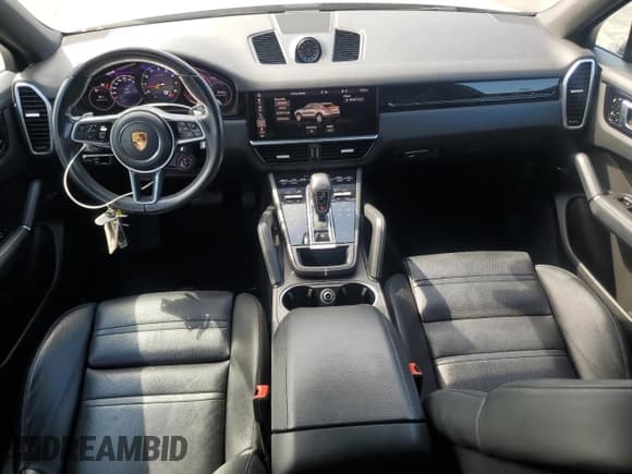 ✅ 2021 Porsche Cayenne • VIN: WP1BA2AY9MDA40516 • Lot: 70548045. Wystawiony na Copart z przebiegiem 30 350 mil. Bezpłatny archiwum sprzedaży aukcyjnych z USA i szczegółowy raport historii pojazdu na DreamBid. Zdjęcie 8.