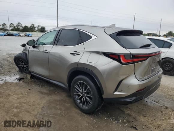 ✅ 2025 Lexus NX 250 Premium • VIN: 2T2GDCAZ2SC017727 • Lot: 90139115. Wystawiony na Copart z przebiegiem 13 925 mil. Bezpłatny archiwum sprzedaży aukcyjnych z USA i szczegółowy raport historii pojazdu na DreamBid. Zdjęcie 2.