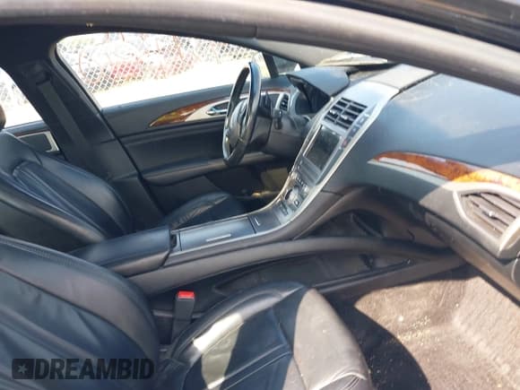 ✅ 2018 Lincoln MKZ Select • VIN: 3LN6L5D93JR608826 • Lot: 43193350. Wystawiony na IAAI z przebiegiem 112 018 mil. Bezpłatny archiwum sprzedaży aukcyjnych z USA i szczegółowy raport historii pojazdu na DreamBid. Zdjęcie 5.