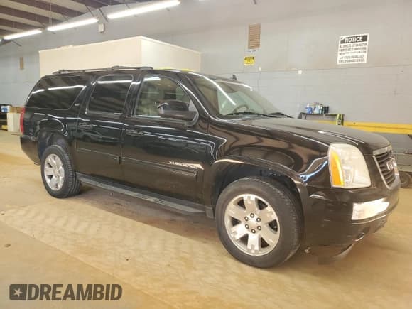 ✅ 2011 GMC Yukon XL SLT • VIN: 1GKS2KE35BR102009 • Lot: 82187725. Listed on Copart with 128,787 mi. Free auction sales archive from the USA and detailed vehicle history report at DreamBid. Image 4.
