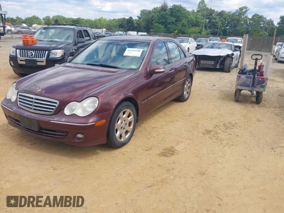 ✅ 2006 Mercedes-Benz C 280 Luxury • VIN: WDBRF92H66F768910 • Lot: 42352590. Wystawiony na IAAI z przebiegiem Nie podano. Bezpłatny archiwum sprzedaży aukcyjnych z USA i szczegółowy raport historii pojazdu na DreamBid. Zdjęcie 2.